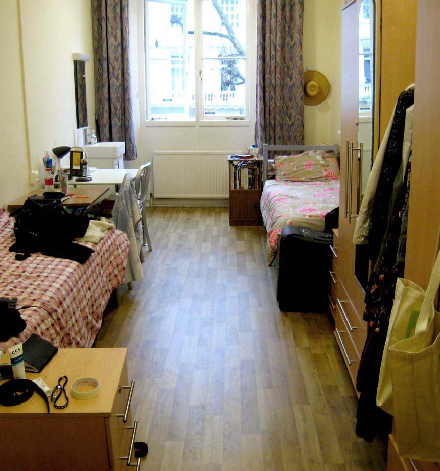 Elongated furnished room in the hostel Sandeman-Allen House in London on the website A Better Version
